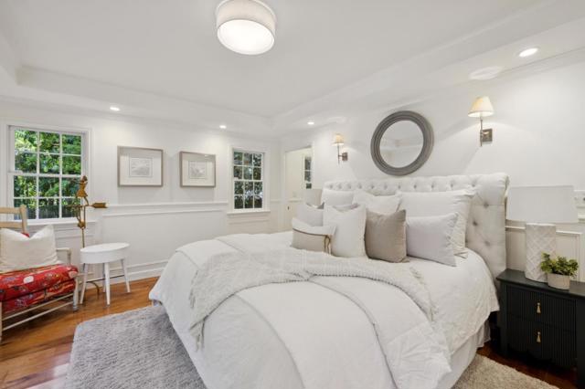 807 Crystal Springs Road, Hillsborough CA: https://media.crmls.org/mediaz/5b25cf45-4ad3-431e-a1c7-d7dbeed880fc.jpg