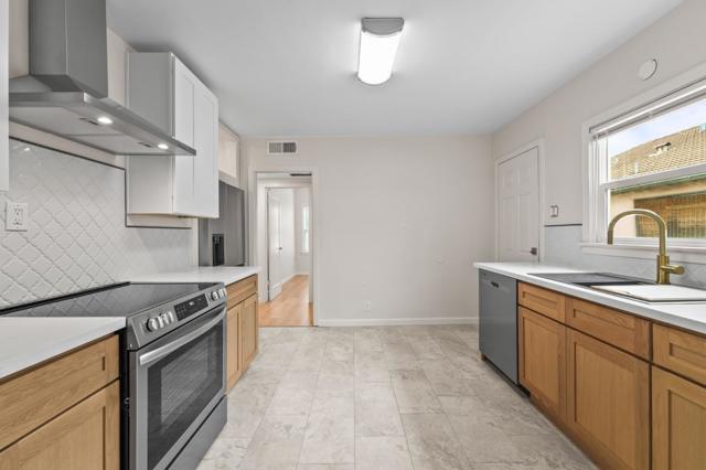 636 W 25th Street, Merced CA: https://media.crmls.org/mediaz/5b25e8f7-84c7-4bc6-a6cd-933baca7c0de.jpg
