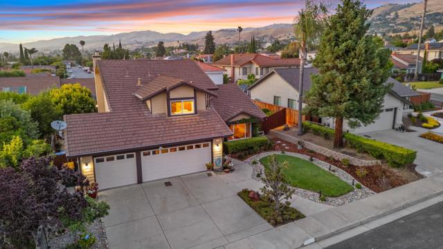 3281 Pinkerton Drive, San Jose CA: https://media.crmls.org/mediaz/5b266176-6b7d-4ad5-b591-f8128d835333.jpg