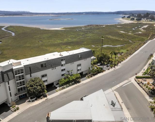 3980 Crown Point Drive, San Diego CA: https://media.crmls.org/mediaz/5b275de8-8448-4c0f-821b-fb035fc198b9.jpg
