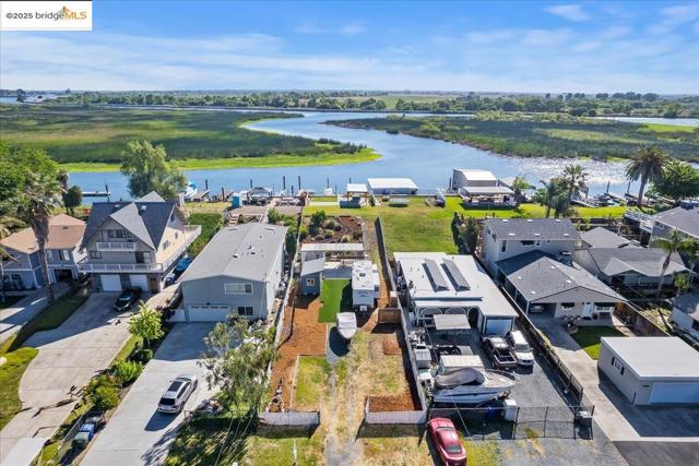 5218 Sandmound Blvd, Oakley CA: https://media.crmls.org/mediaz/5b276c70-d428-4379-8929-c57b46eb82b5.jpg