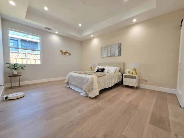 95 Centre Street, Mountain View CA: https://media.crmls.org/mediaz/5b28b244-50b3-4087-91ac-4e044d4ac90e.jpg