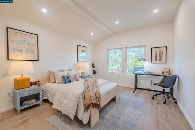 1722 Foothill Blvd, Calistoga CA: https://media.crmls.org/mediaz/5b291192-9847-4e9a-8876-685bb2e181ae.jpg
