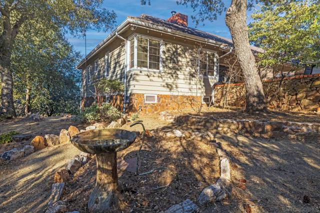 3306 Oak Grove, Julian CA: https://media.crmls.org/mediaz/5b291439-9a15-4c57-896a-f198ae21bdfc.jpg