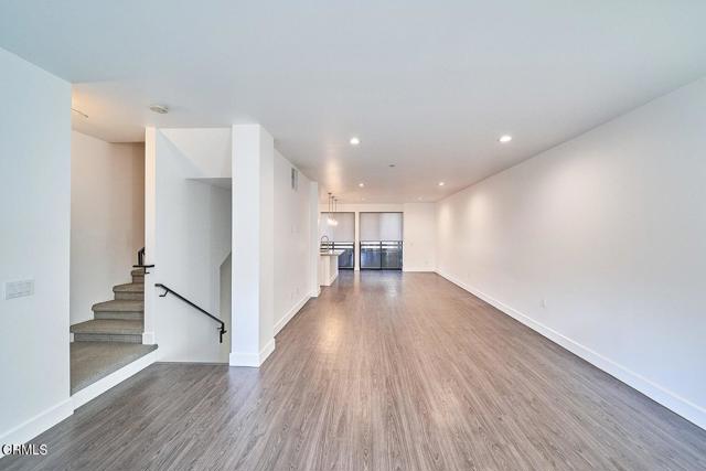 Detail Gallery Image 10 of 41 For 4201 Pennsylvania Ave #C2,  Glendale,  CA 91214 - 4 Beds | 2 Baths