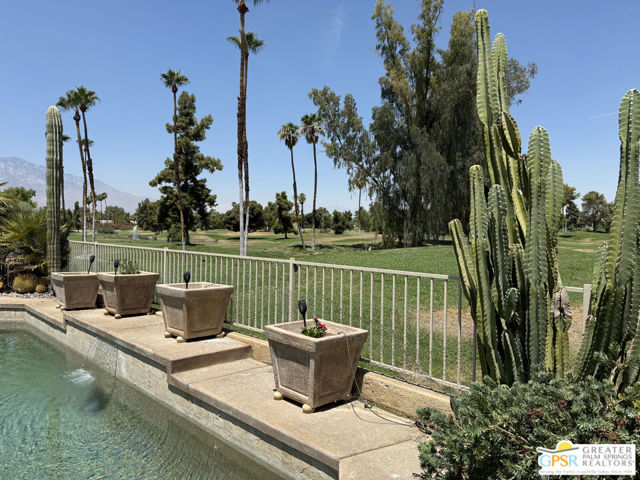 154 Kavenish Drive, Rancho Mirage CA: https://media.crmls.org/mediaz/5b293b2b-cce9-4ea7-b742-6531109da61a.jpg