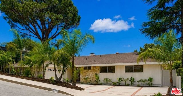Photo of 11425 Dona Evita Drive, Studio City, CA 91604