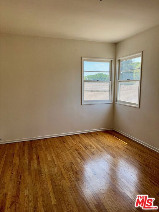 2639 21st Street, Santa Monica CA: https://media.crmls.org/mediaz/5b295371-b438-4790-80b5-475fc351e0ab.jpg