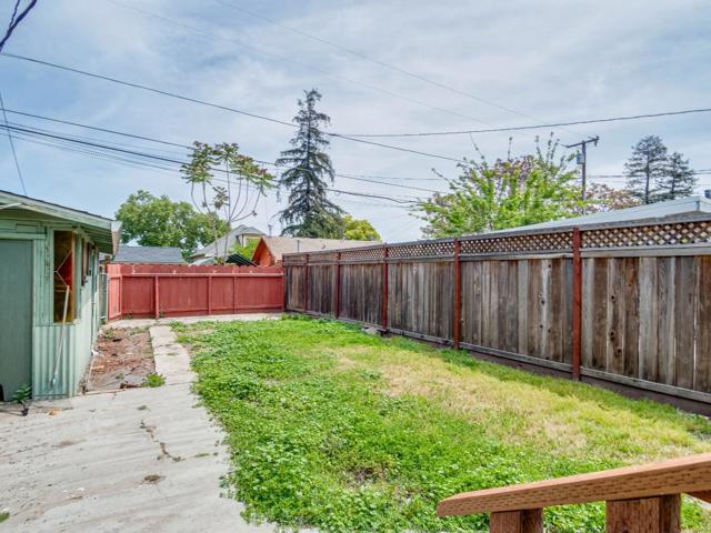 7630 Hanna Street, Gilroy CA: https://media.crmls.org/mediaz/5b29a59e-6698-4a4c-99ca-3a0c5073682c.jpg