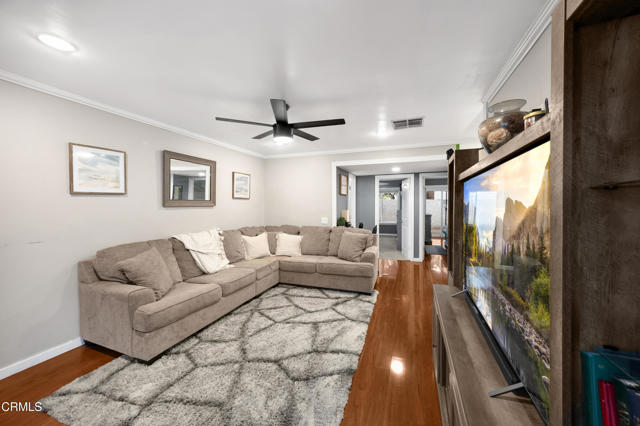 Detail Gallery Image 4 of 17 For 3902 Bresee Ave #1,  Baldwin Park,  CA 91706 - 2 Beds | 1/1 Baths