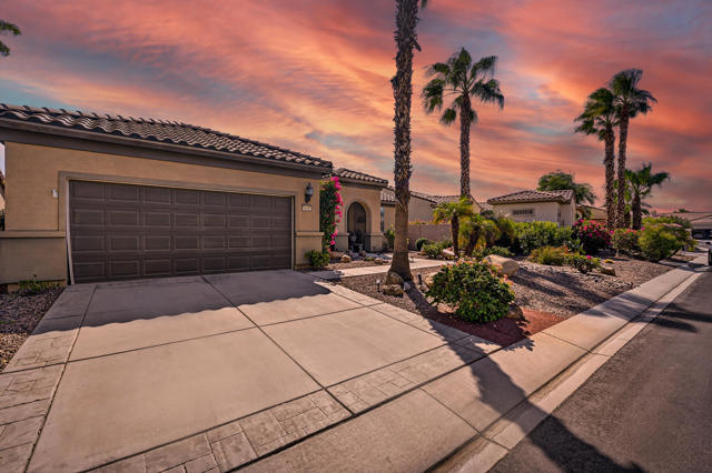 39492 Camino Piscina, Indio CA: https://media.crmls.org/mediaz/5b29db2b-ebec-4e41-97dc-9896ad2b08e4.jpg