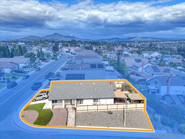 1059 Buena Vista Way, Chula Vista CA: https://media.crmls.org/mediaz/5b2a5053-ca59-42ef-ba94-14e58bc5dab9.jpg