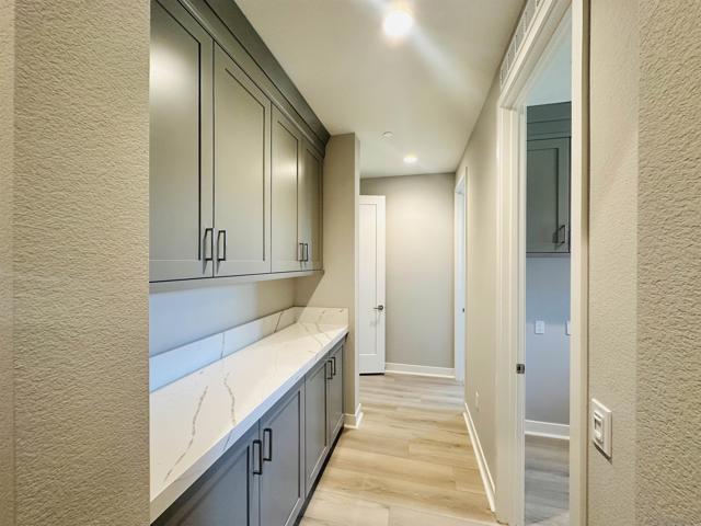 13765 Holly Oak Way, Poway CA: https://media.crmls.org/mediaz/5b2add9b-6161-4519-bb29-42fd1cb29d8b.jpg