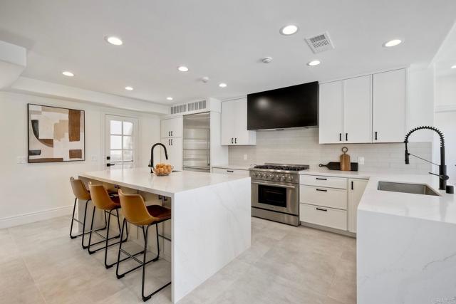 Detail Gallery Image 10 of 55 For 6039 Calle Camposeco, Rancho Santa Fe,  CA 92067 - 5 Beds | 5/1 Baths