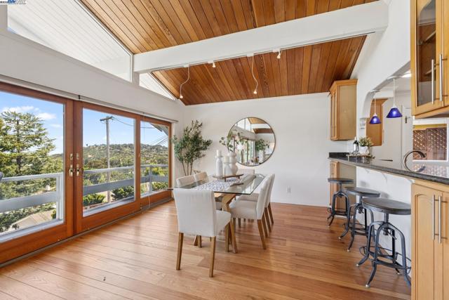 2140 Pullman Ave, Belmont CA: https://media.crmls.org/mediaz/5b2e0bd3-5bc5-4fae-b026-a1e0bd97a0c8.jpg