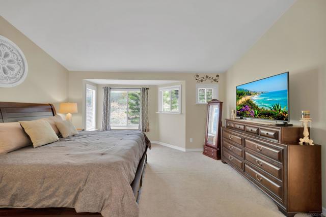 9327 Lake Murray Blvd, San Diego CA: https://media.crmls.org/mediaz/5b2e2662-7aaa-4caa-86c3-039e69573a26.jpg