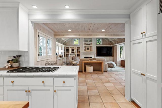 37 Lupin Lane, Atherton CA: https://media.crmls.org/mediaz/5b2e9731-b8c5-485c-b1f8-0c8f338488c5.jpg