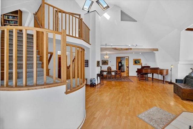 5224 Twin Falls Road, Morgan Hill CA: https://media.crmls.org/mediaz/5b2f0cbb-76ec-45d1-9cac-aaa7d59522cd.jpg