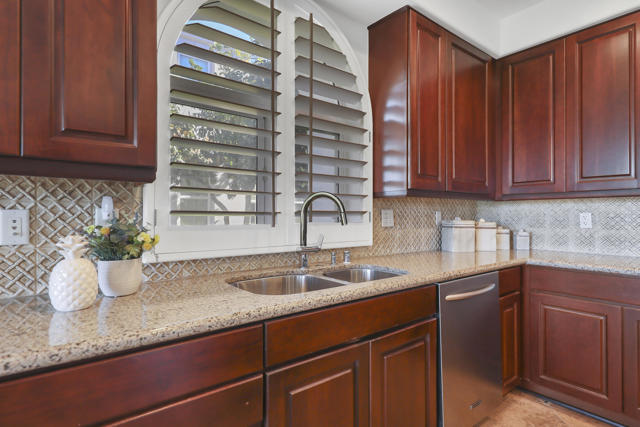 80276 Via Tesoro, La Quinta CA: https://media.crmls.org/mediaz/5b2f5350-d670-46df-9b1d-1ca1d1507d35.jpg