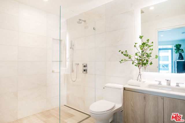 8600 Wilshire Boulevard, PH16 photo 12