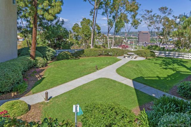 7248 Camino Degrazia, San Diego CA: https://media.crmls.org/mediaz/5b2fc1ea-b9cd-41d1-a968-93eb494b0261.jpg