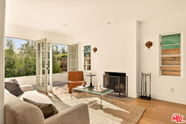 Image 19 of 43 For 3128 Stanford Avenue