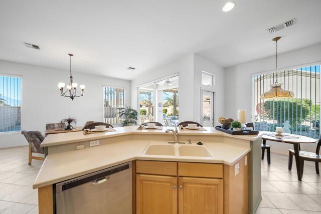 37718 Medjool Avenue, Palm Desert CA: https://media.crmls.org/mediaz/5b300c07-d7fd-42c0-a493-a363d49585d2.jpg