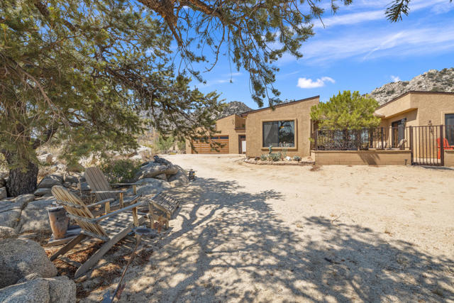 70770 S View Drive, Mountain Center CA: https://media.crmls.org/mediaz/5b30f816-8dcb-4897-af12-bf647469de9c.jpg