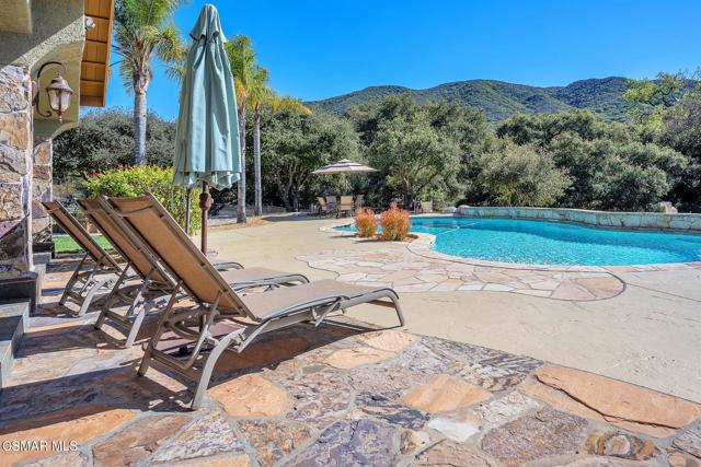 1826 Crystal View Circle, Newbury Park CA: https://media.crmls.org/mediaz/5b329be6-60b5-4218-999b-cc7b3ab84013.jpg