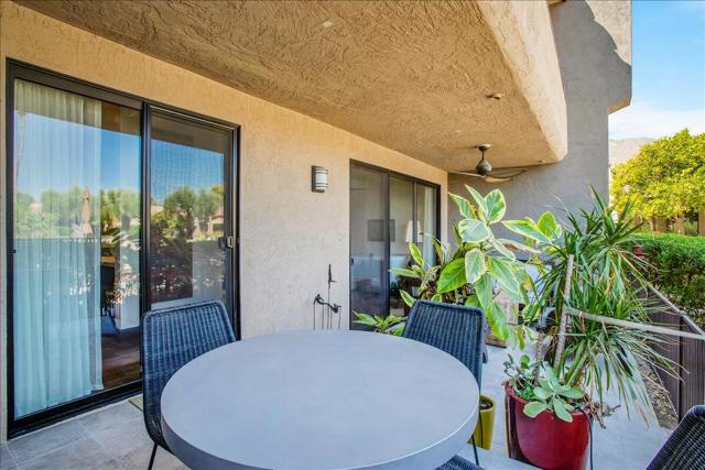355 N Avenida Caballeros, Palm Springs CA: https://media.crmls.org/mediaz/5b32a9a6-aae5-4719-b857-7c48461674cc.jpg