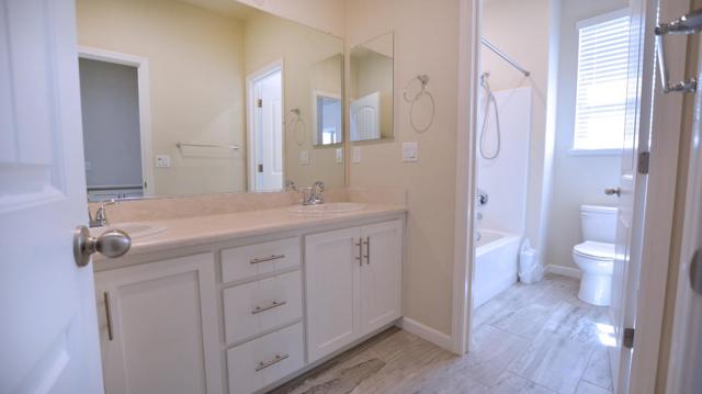 3936 Purple Finch Lane, Modesto CA: https://media.crmls.org/mediaz/5b331c50-fee6-428c-9b32-9a6aa02e97f8.jpg