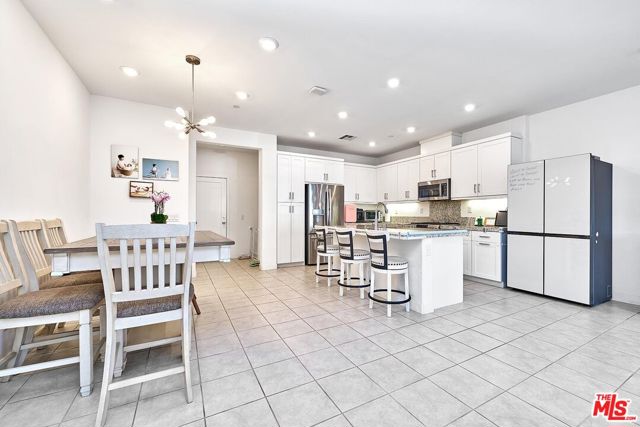 12008 Turnleaf Avenue, Whittier CA: https://media.crmls.org/mediaz/5b335142-e93e-4c11-a2f0-2d984cbe33bd.jpg