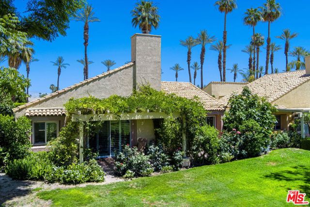 69385 Avenida De Las Montanas, Cathedral City CA: https://media.crmls.org/mediaz/5b33b315-105e-4f0e-9fe8-8f3985ab879e.jpg