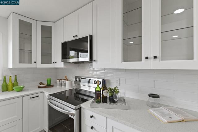 13608 Doolittle, San Leandro CA: https://media.crmls.org/mediaz/5b33d775-f924-4615-af5b-098daa074987.jpg