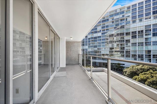 1820 Avenida Del Mundo, Coronado CA: https://media.crmls.org/mediaz/5b3416a5-0a05-44bd-a203-1871c5a0feaf.jpg
