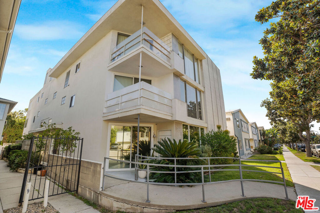 248 S Doheny Drive #6