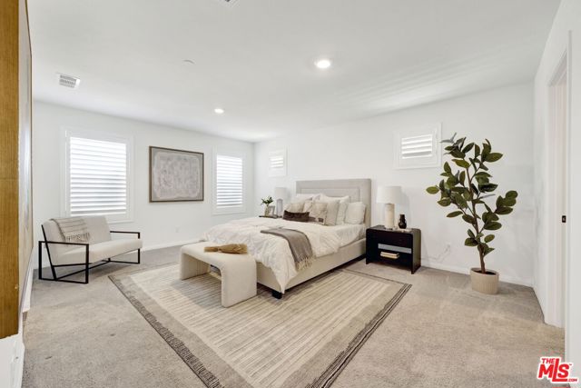 17028 Zion, Santa Clarita CA: https://media.crmls.org/mediaz/5b344db9-76f8-4696-ae54-774d324489ad.jpg