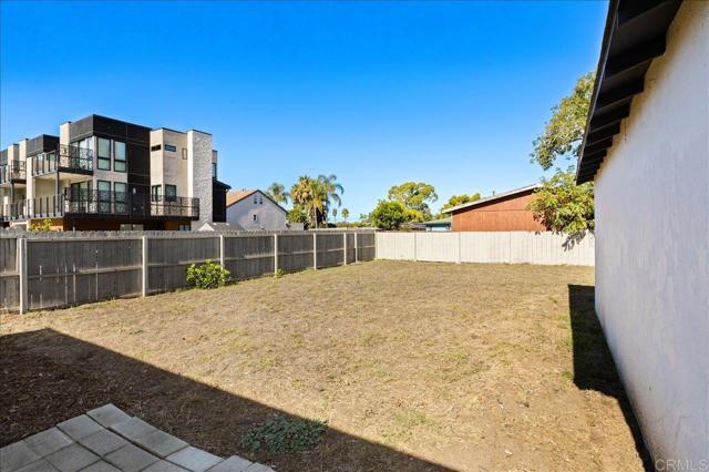 Detail Gallery Image 12 of 15 For 1010 Grand Ave, Carlsbad,  CA 92008 - 2 Beds | 1 Baths