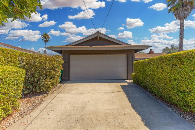 6547 Radcliffe Drive, San Diego CA: https://media.crmls.org/mediaz/5b347654-323e-4a3e-8275-73bd79a4a74f.jpg