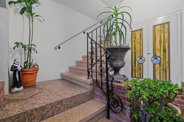 36333635 Webster Street, San Francisco CA: https://media.crmls.org/mediaz/5b34a8f2-e538-4ad4-b49c-642031feee2c.jpg