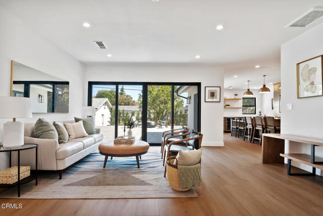 Detail Gallery Image 19 of 50 For 7932 Woodlake Ave, West Hills,  CA 91304 - 4 Beds | 3 Baths