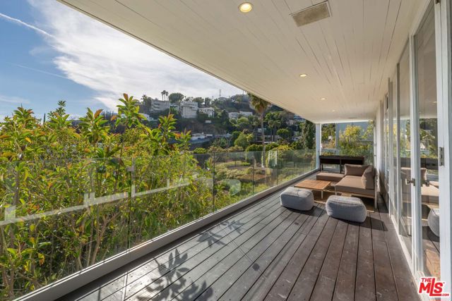 8450 Carlton Way, Los Angeles CA: https://media.crmls.org/mediaz/5b383b11-318f-4ed3-8469-a8204a1015ad.jpg