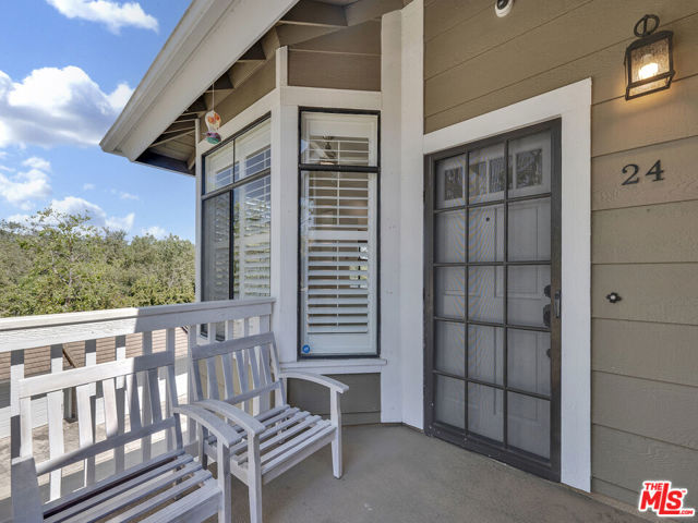 24 Green Brier Circle, Coto de Caza CA: https://media.crmls.org/mediaz/5b391b6b-e16b-4ffb-ac3a-6792cafe3bfa.jpg