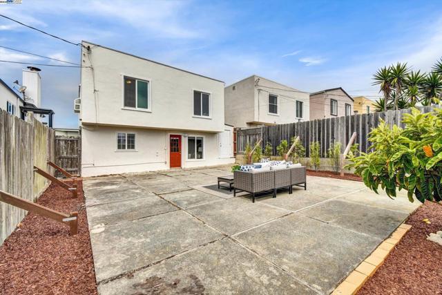 153 Morningside Dr, Daly City CA: https://media.crmls.org/mediaz/5b396f2b-11c9-46dc-883f-7e3e07b1da69.jpg