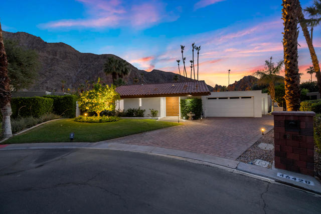 46428 War Bonnet Circle, Indian Wells CA: https://media.crmls.org/mediaz/5b3a0f9f-6a49-486c-8f5d-5185c90abf19.jpg