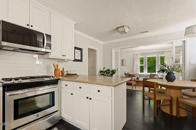 7567 Rosewood Avenue, Los Angeles CA: https://media.crmls.org/mediaz/5b3a4e09-6e46-4ee0-ab75-bc6ad98fbd34.jpg
