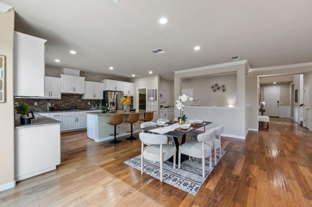 Image 7 of 62 For 32210 Regents Boulevard