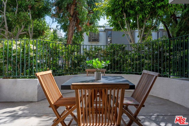 2960 Neilson Way, Santa Monica, California 90405, 2 Bedrooms Bedrooms, ,2 BathroomsBathrooms,Condominium,For Sale,Neilson,24395097