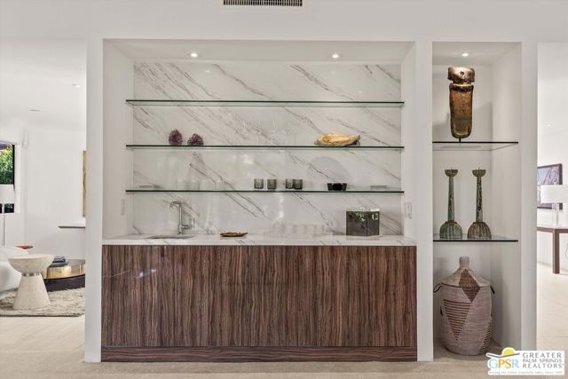 6 Trojan Court, Rancho Mirage CA: https://media.crmls.org/mediaz/5b3beed0-ccb2-4479-8aec-2cf4d7c16662.jpg