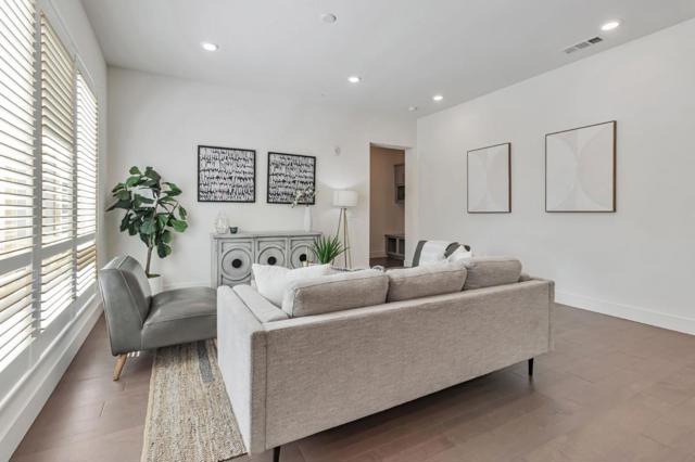 390 Riesling Avenue, Milpitas CA: https://media.crmls.org/mediaz/5b3cee71-da3e-4b16-856b-b4d5f39fa07c.jpg